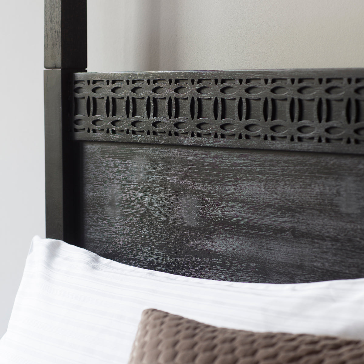 Soho Boutique Poster Bed