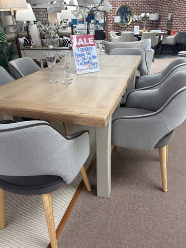 Dunmore Dining Table with Chairs