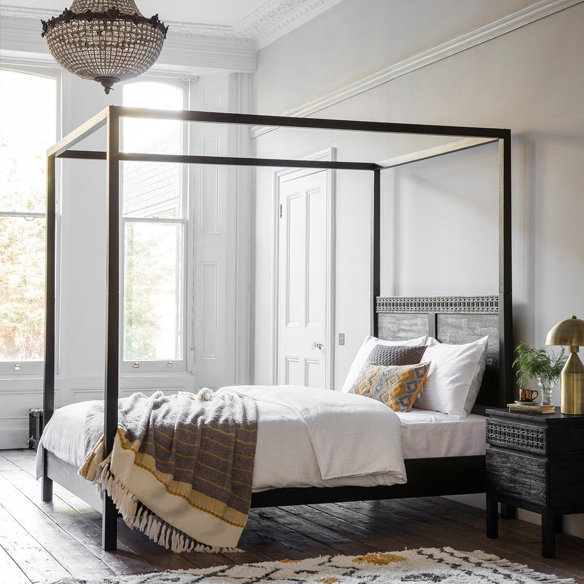 Soho Boutique Poster Bed