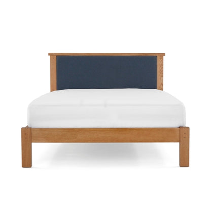 Bandon 5' Upholstered Bed